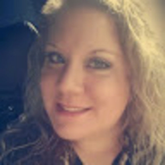 Meet your Posher, Jennifer - Picture 1 of 1